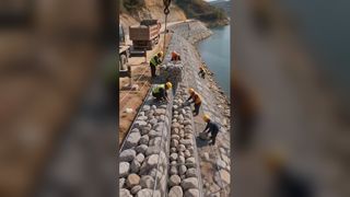 Artık sert beton kaplama yok. Gabion kafesleri suyun ve toprağın dolaşmasına izin vererek doğal ekolojiyi yeniden sağlar.