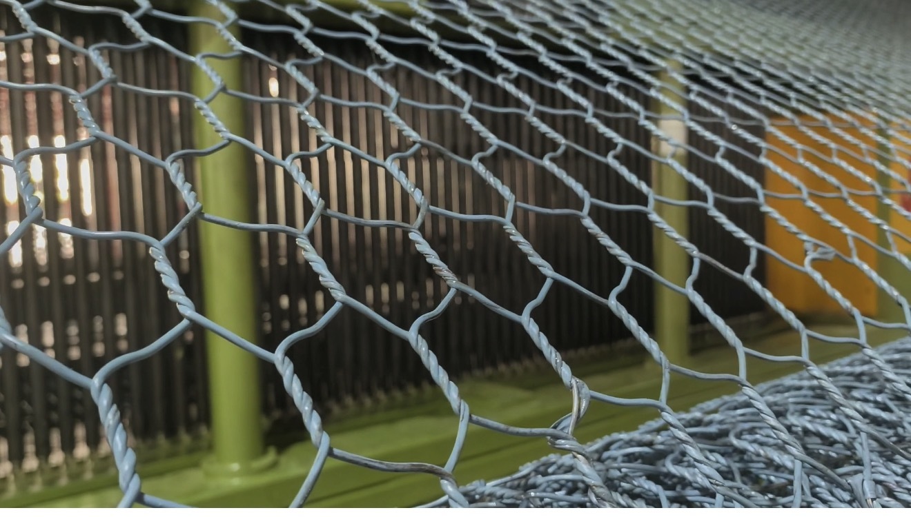 Şirketin en son blog yazıları Bir CNC Gabion Tel Örgü Makinesi 3 Bükümden 5 Büküme Geçebilir mi?