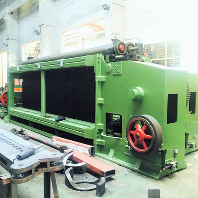 satın al Taşkın Koruması İçin 1.6mm 4300mm Altıgen Tel Örgü Makinesi çevrimiçi üretim
