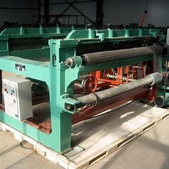 satın al Hayvancılık PVC Kaplı Kaynaklı Bobin Altıgen Tel Örgü Makinesi çevrimiçi üretim