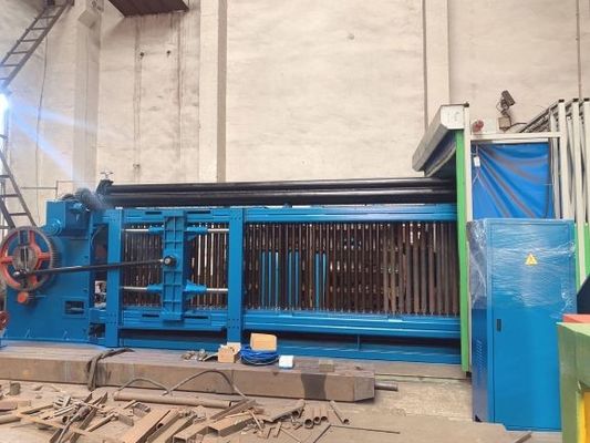 satın al İnşaat Mühendisliği için Özelleştirilmiş 5000mm Ağır Hizmet Gabion Makinesi 112 * 127mm Tel Örgü çevrimiçi üretim